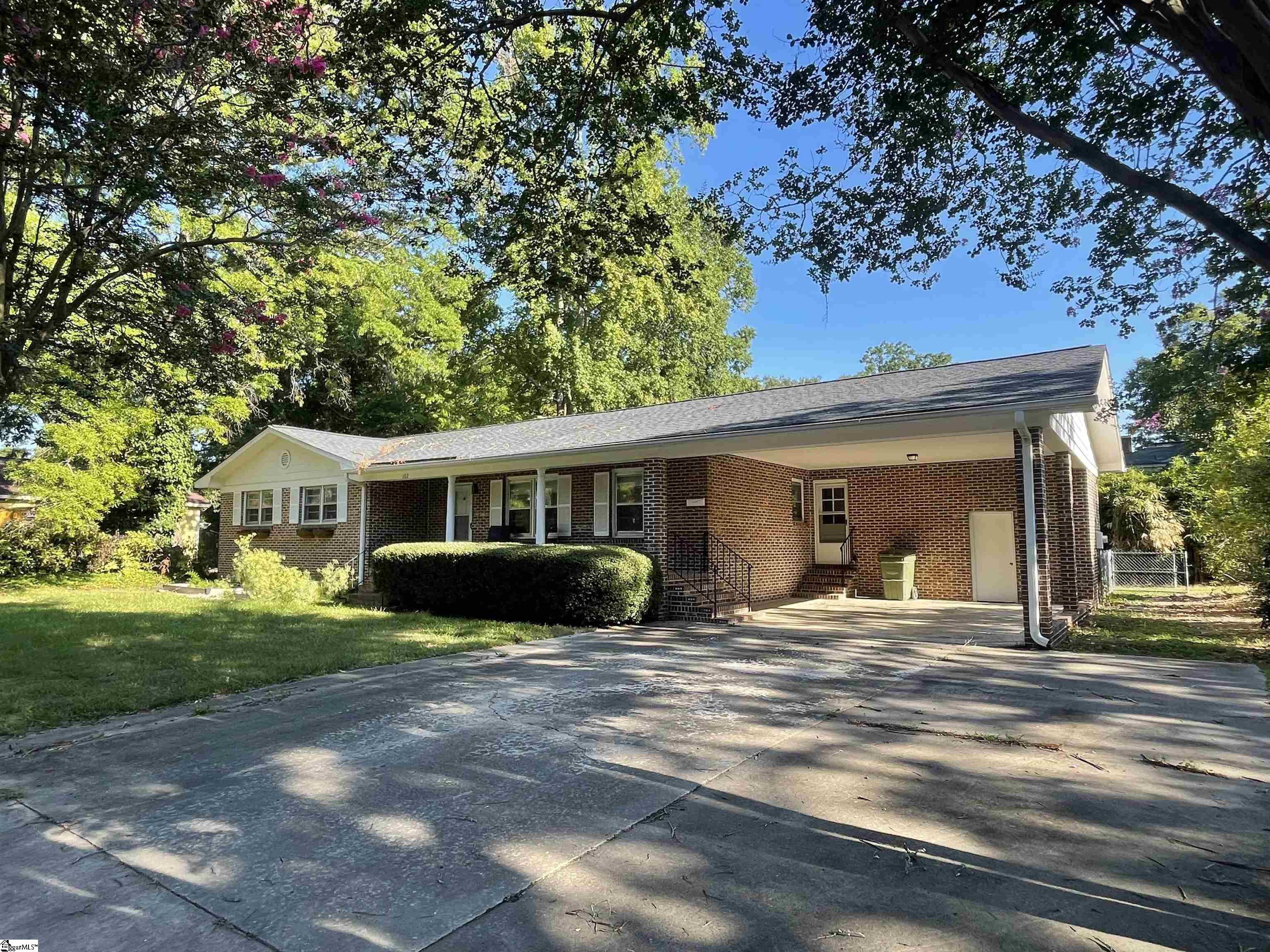 102 West Maple Street Clinton, SC 29325 - Photo 2 of 20