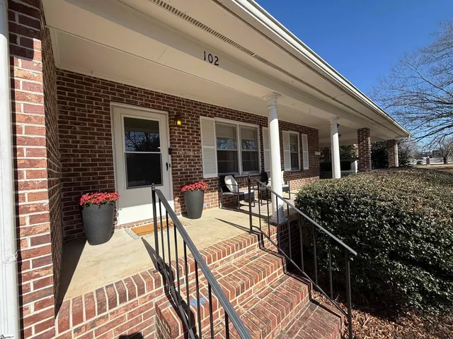 $260,000 | 102 West Maple Street, Clinton, SC 29325
