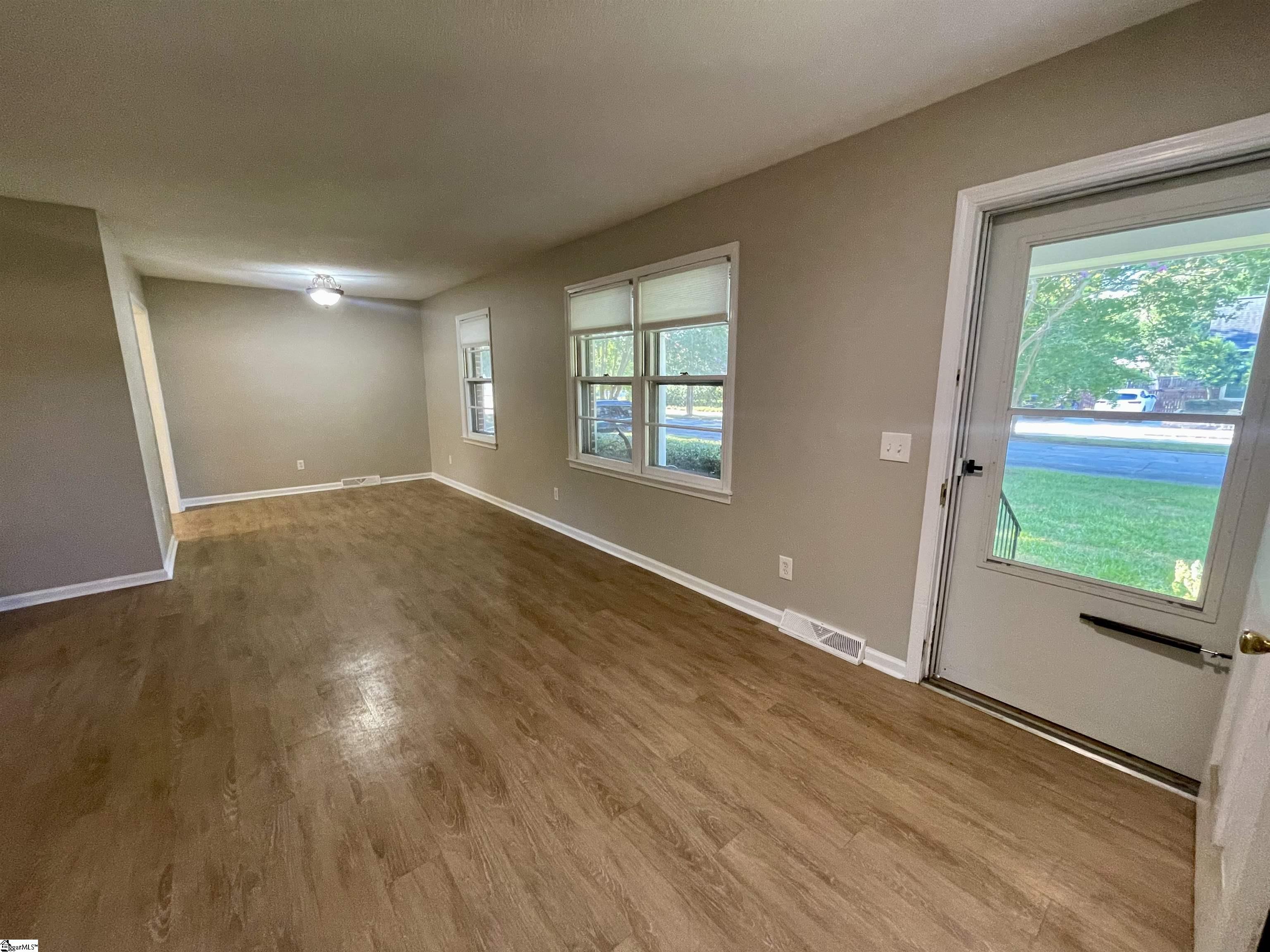 102 West Maple Street Clinton, SC 29325 - Photo 4 of 20