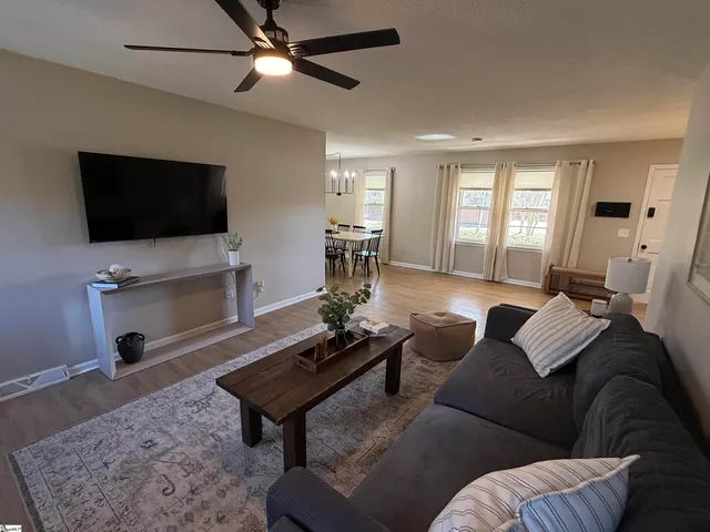 $260,000 | 102 West Maple Street, Clinton, SC 29325