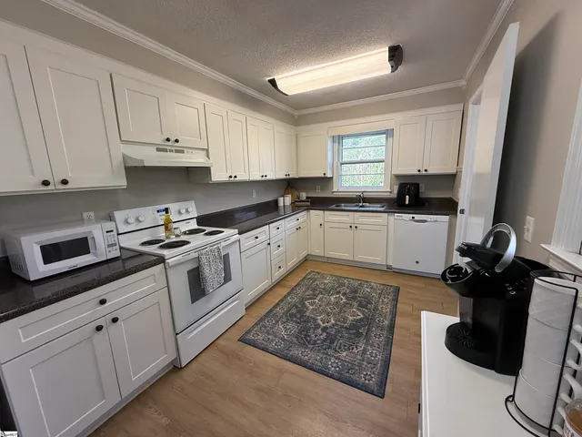 $260,000 | 102 West Maple Street, Clinton, SC 29325