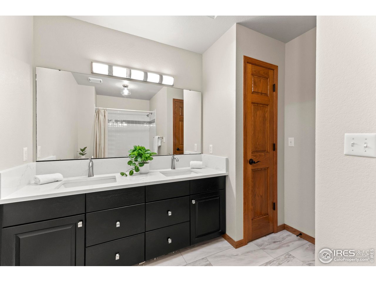 6534 Gindler Ranch Road Fort Collins, CO 80526 - Photo 33 of 48 Upstairs Full Bath