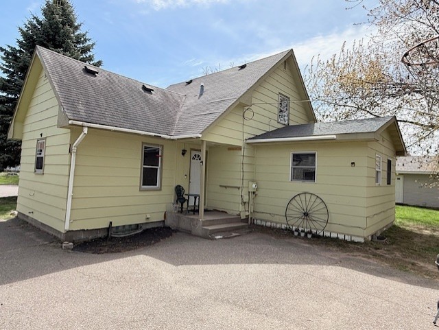 117 West 2nd Avenue Shell Lake, WI 54871 - Photo 2 of 36