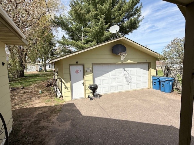 117 West 2nd Avenue Shell Lake, WI 54871 - Photo 4 of 36