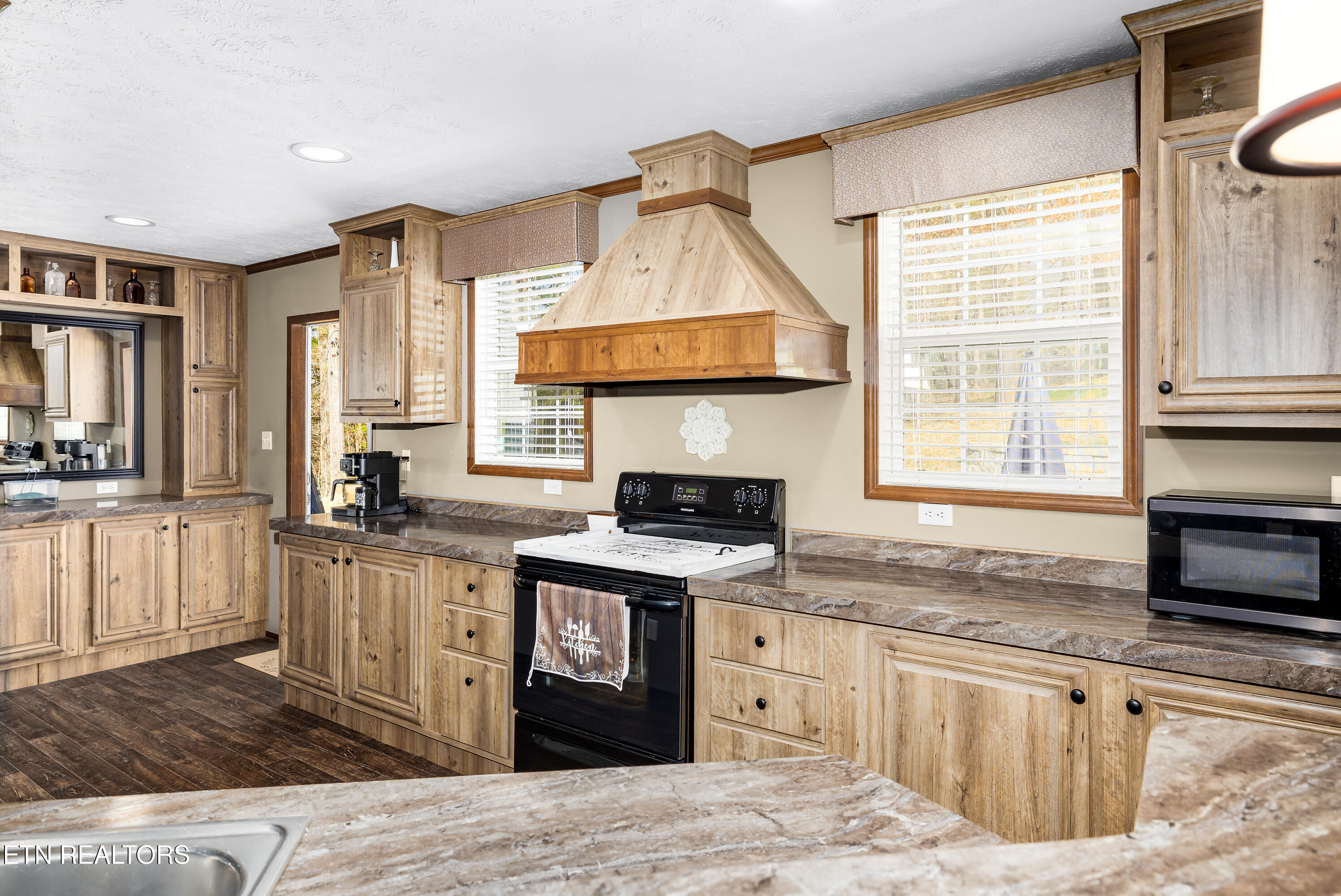 153 Powder House Road Powell, TN 37849 - Photo 4 of 37 153PowderHouseRd-21