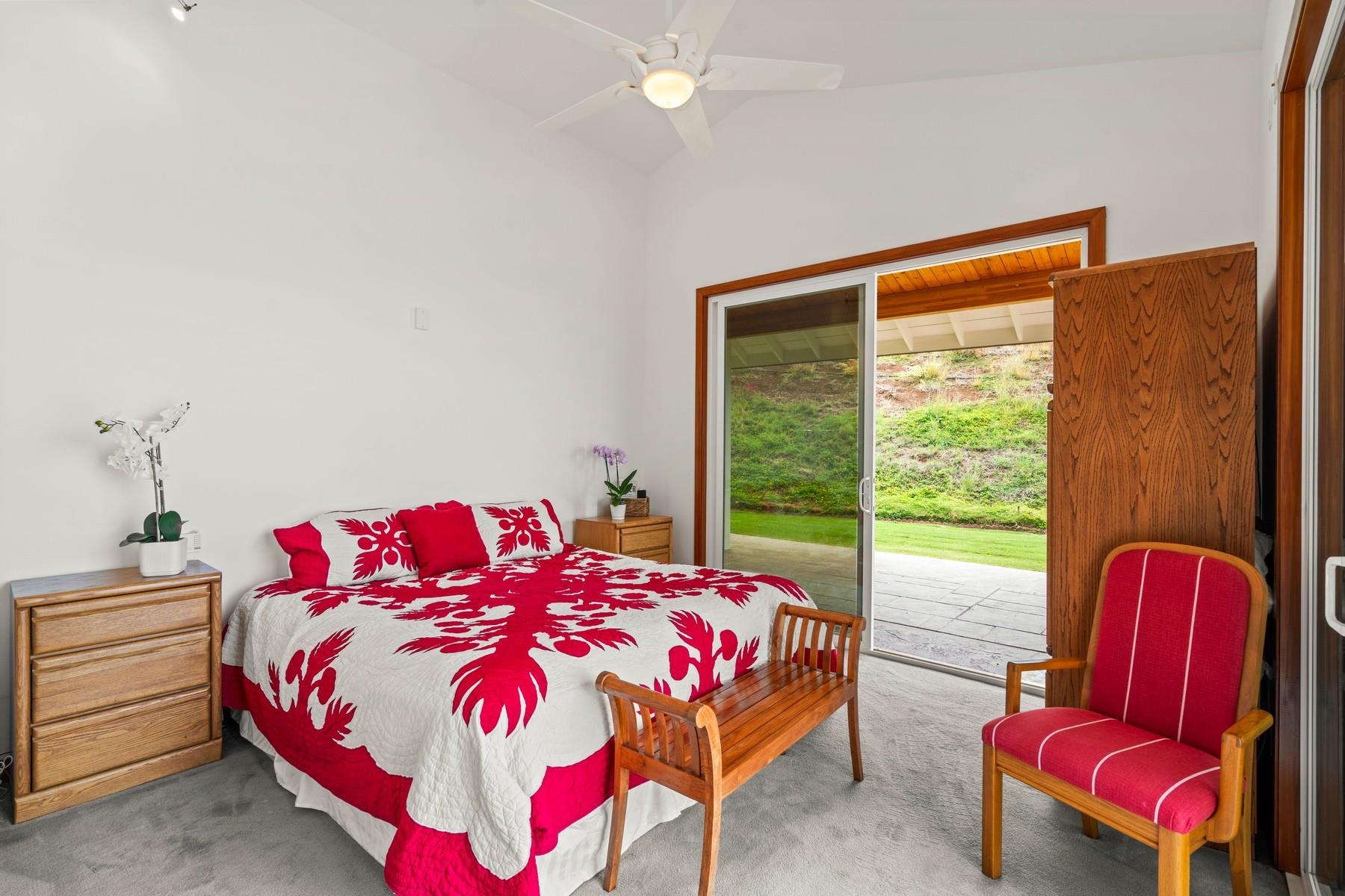70 Iliahi Way Lahaina, HI 96761 - Photo 35 of 50 a bedroom with a bed and a window