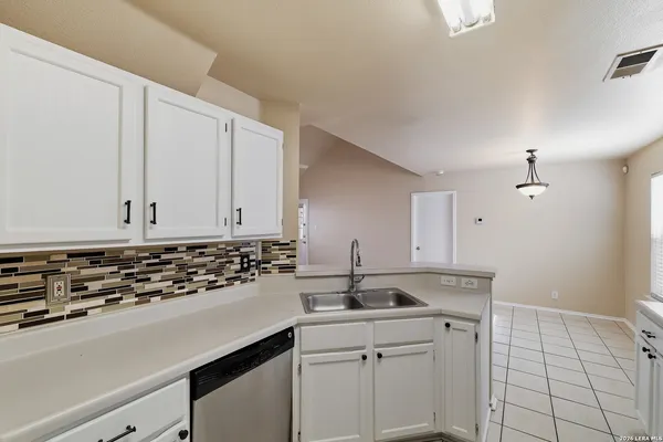 $1,725 | 9515 Gillcross Way, San Antonio, TX 78250