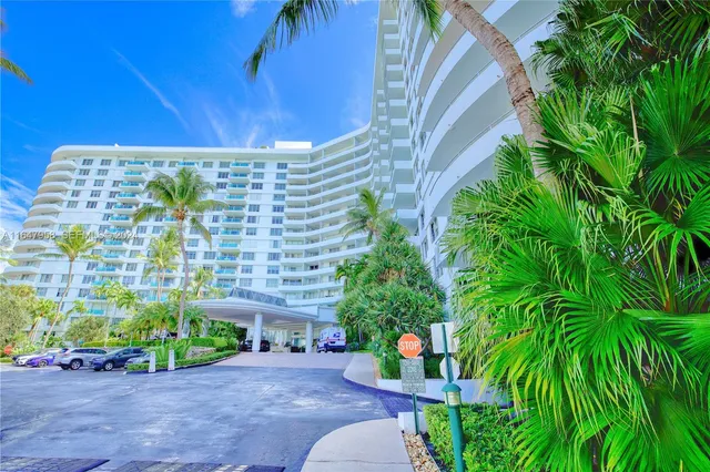 $1,550,000 | 5151 Collins Avenue, Unit 1627, Miami Beach, FL 33140