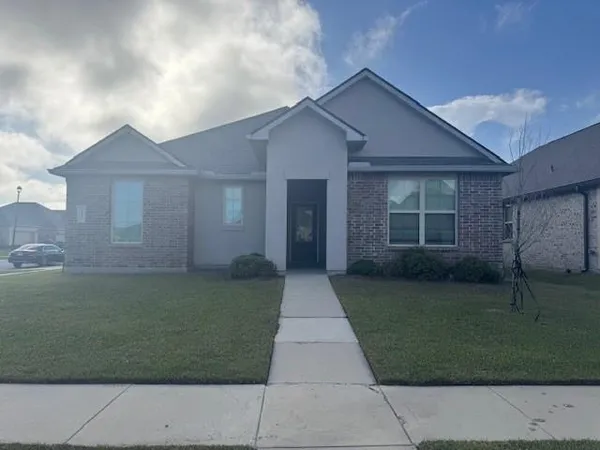 $2,300 | 713 Lakeshore Village East, Slidell, LA 70461