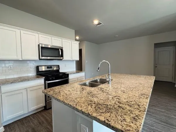 $2,300 | 713 Lakeshore Village East, Slidell, LA 70461