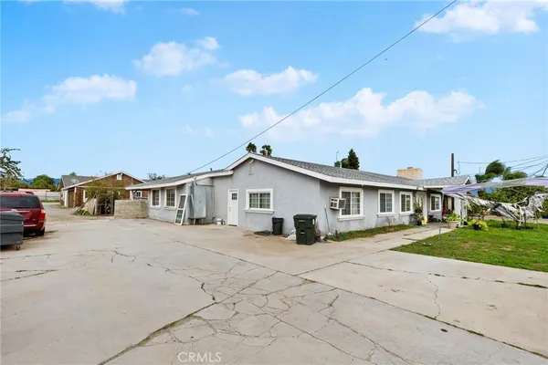 a view of house and outdoor space