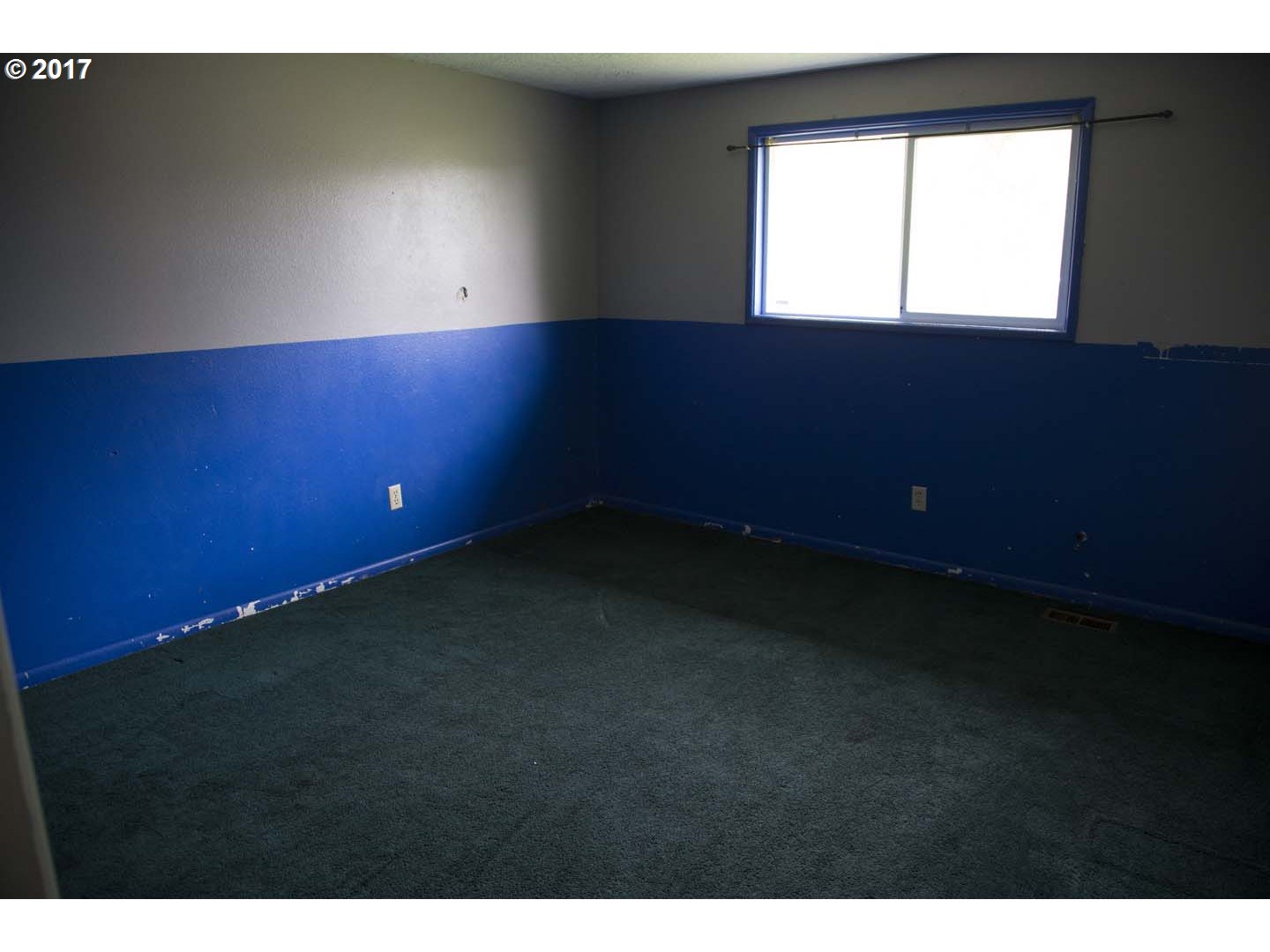 20835 Butteville Road Northeast Donald, OR 97020 - Photo 7 of 14 a view of an empty room with a window