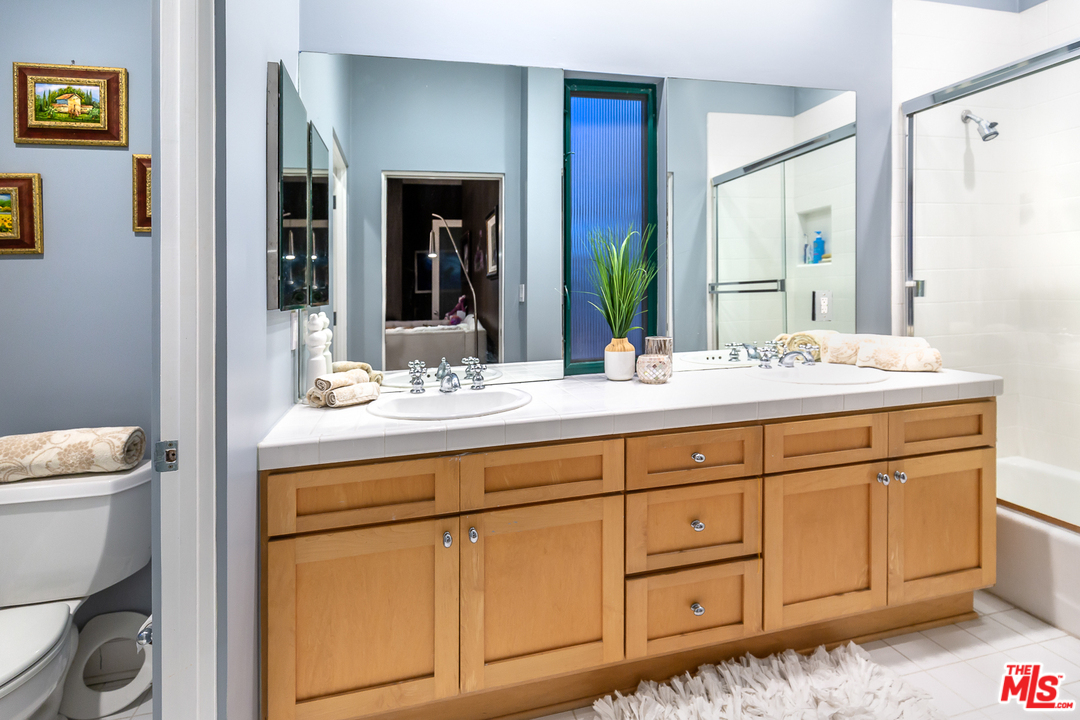 115 Spinnaker Court Marina del Rey, CA 90292 - Photo 20 of 40