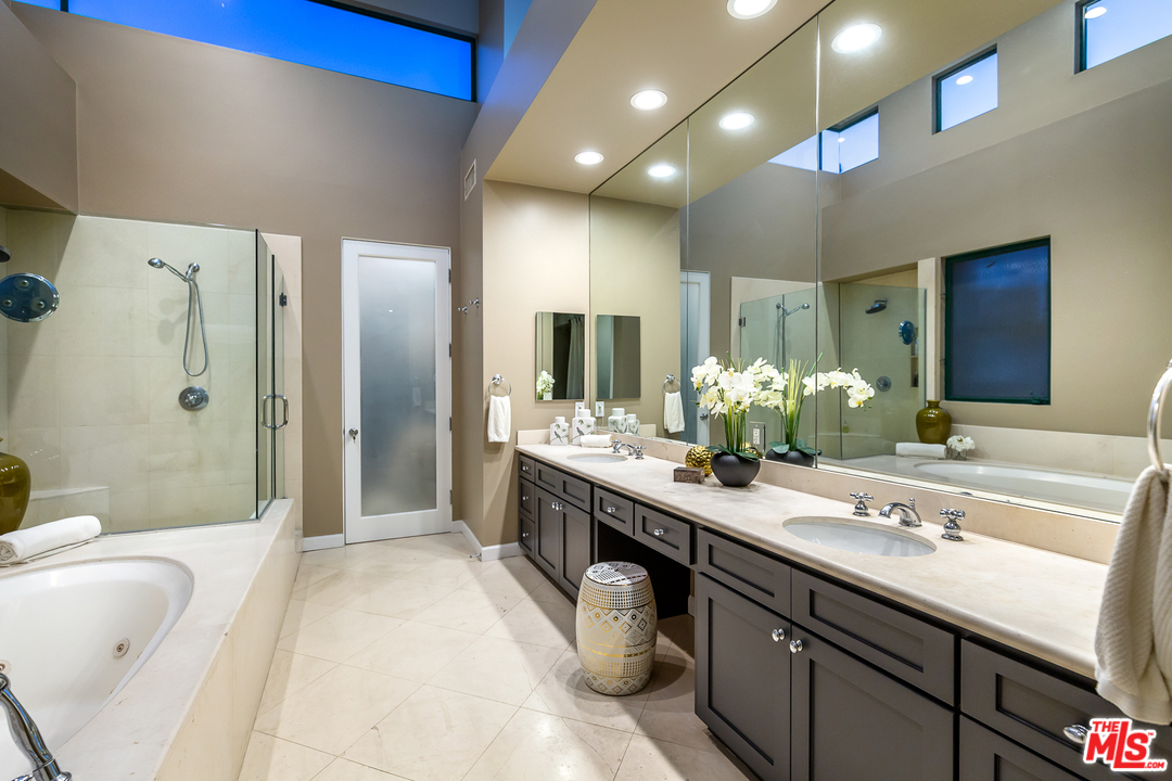 115 Spinnaker Court Marina del Rey, CA 90292 - Photo 24 of 40