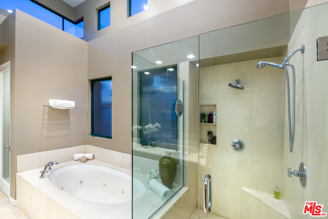 115 Spinnaker Court Marina del Rey, CA 90292 - Photo 26 of 40