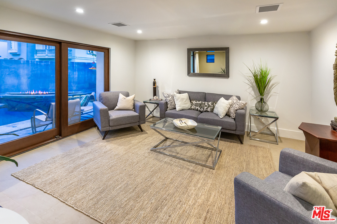 115 Spinnaker Court Marina del Rey, CA 90292 - Photo 31 of 40
