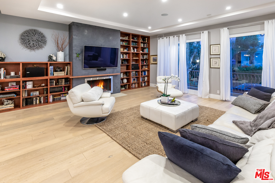 115 Spinnaker Court Marina del Rey, CA 90292 - Photo 7 of 40