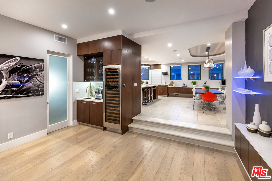 115 Spinnaker Court Marina del Rey, CA 90292 - Photo 9 of 40