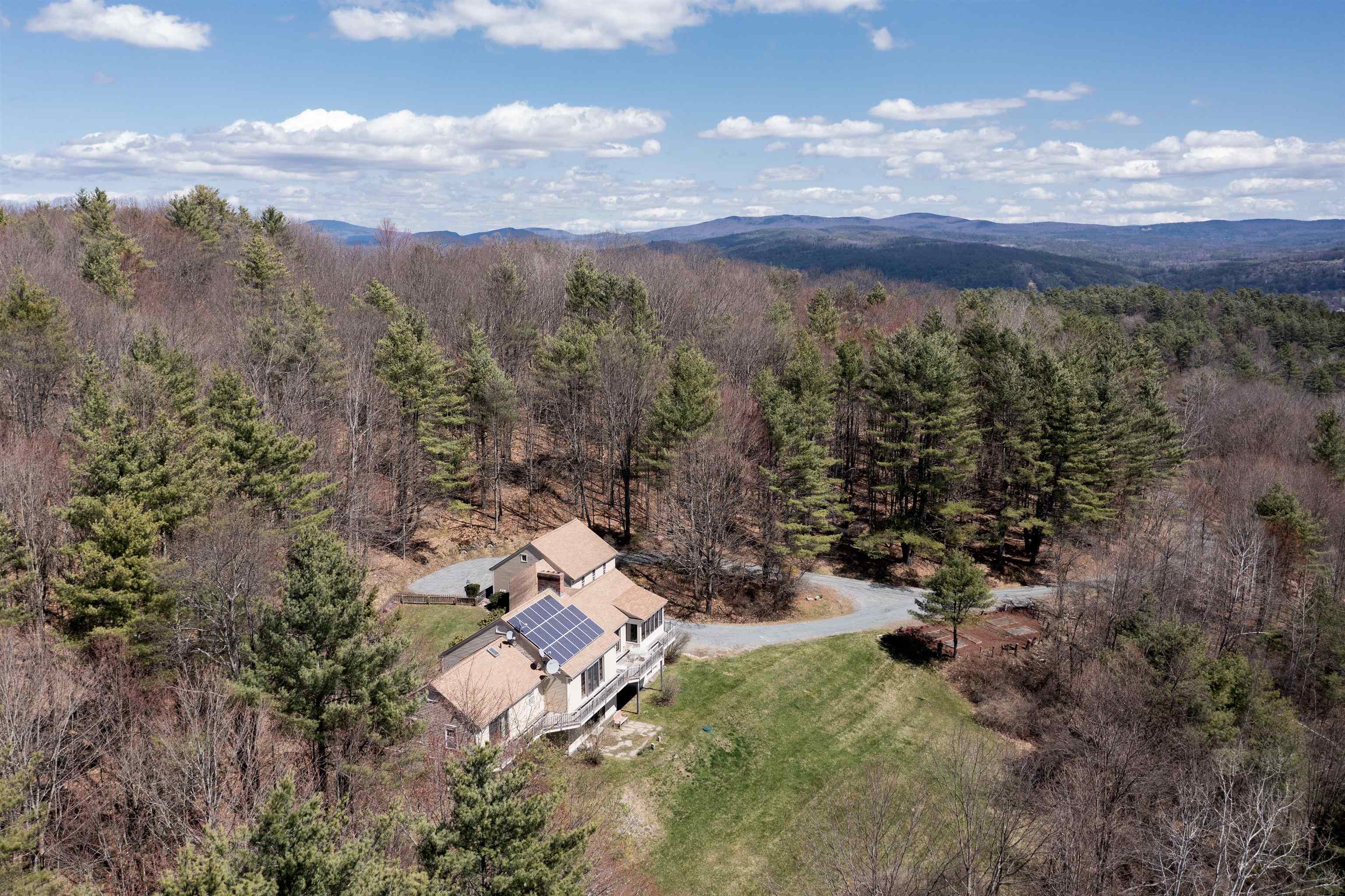 195 Willey Hill Road Norwich, VT 05055 - Photo 7 of 60