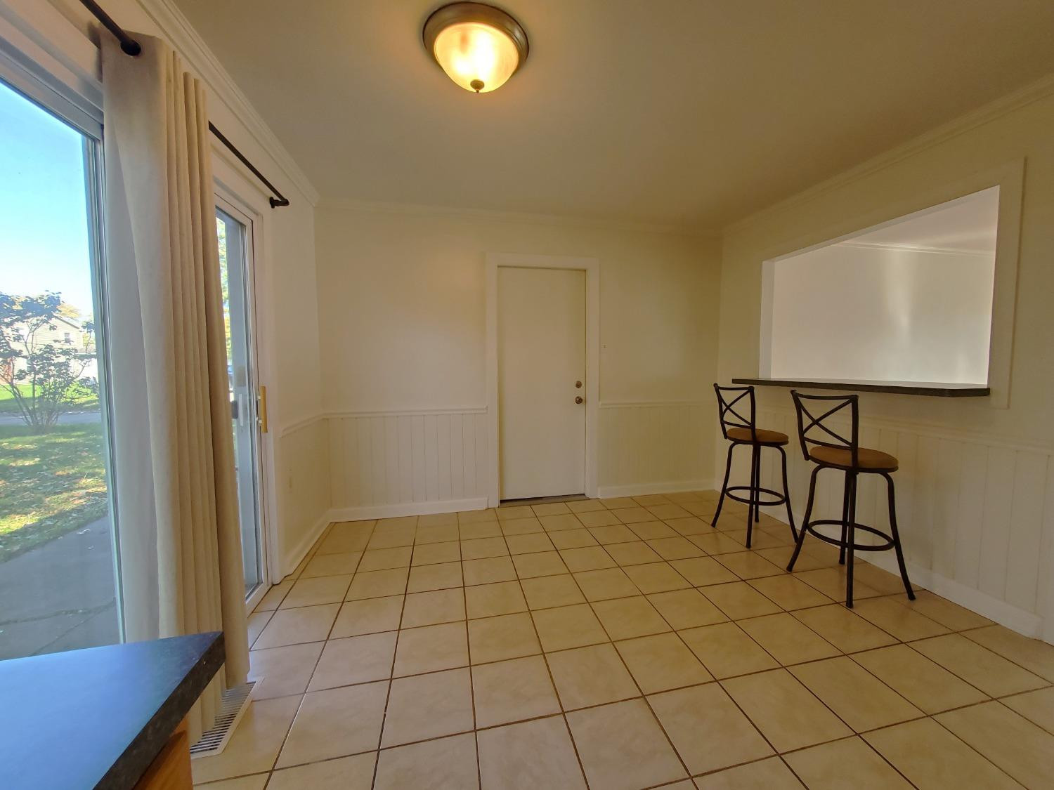 722 Fremont Road Valparaiso, IN 46385 - Photo 5 of 17 a view of a livingroom and a window