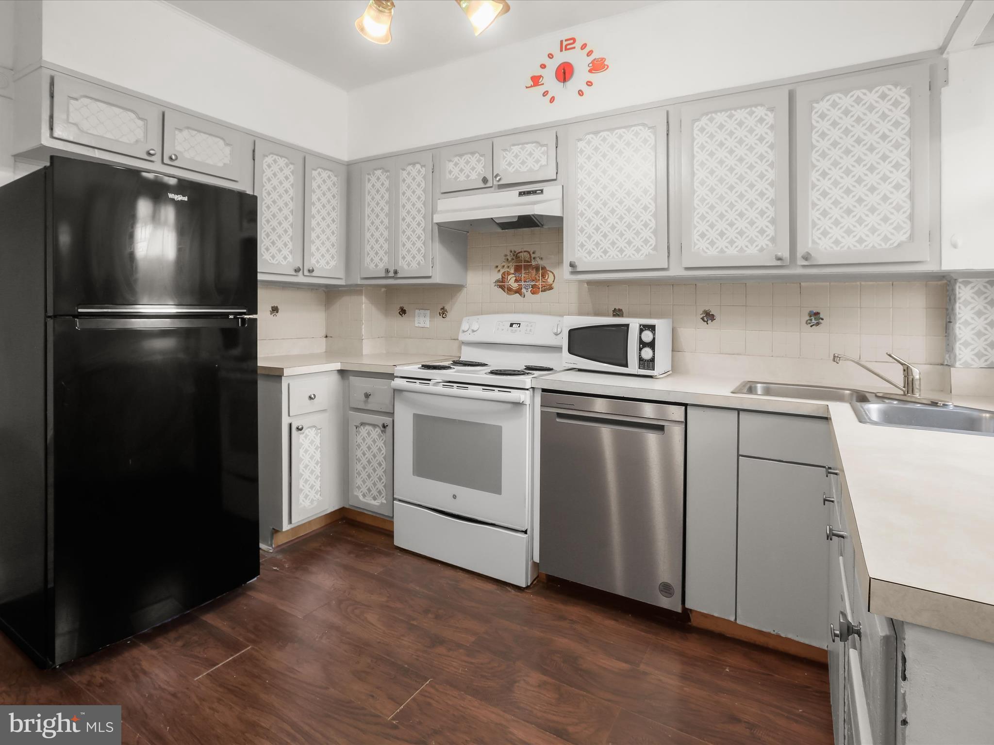 6771 Woodley Road Dundalk, MD 21222 - Photo 15 of 41 Kitchen