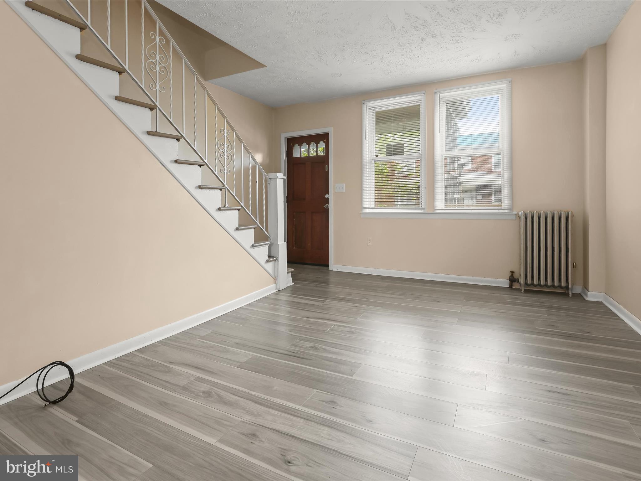 6771 Woodley Road Dundalk, MD 21222 - Photo 6 of 41 Living Room