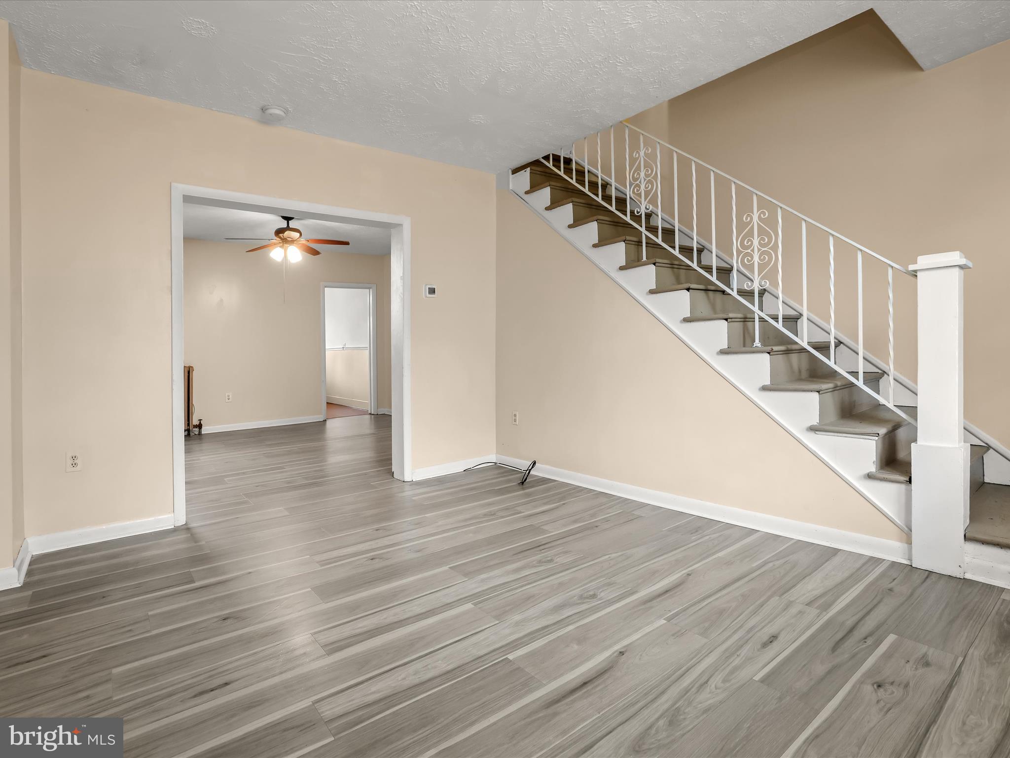 6771 Woodley Road Dundalk, MD 21222 - Photo 8 of 41 Living Room