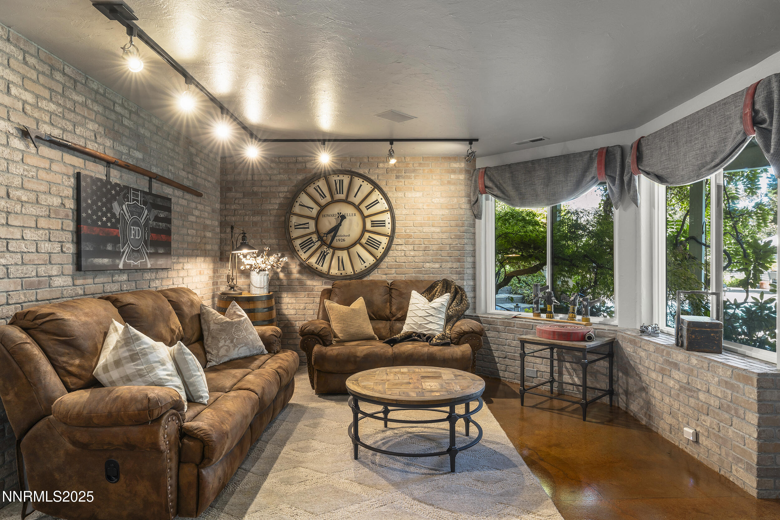 1762 Belford Road Reno, NV 89509 - Photo 23 of 70 a living room with furniture and a large window