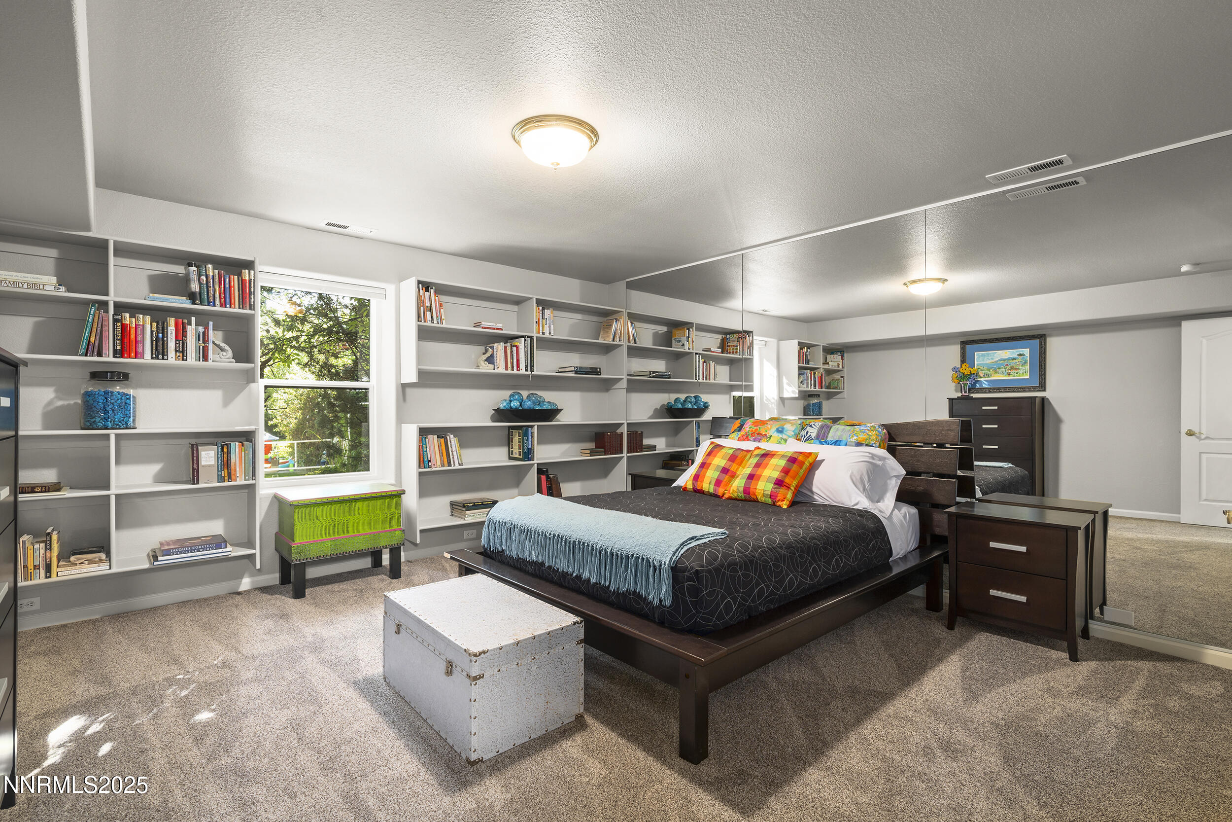 1762 Belford Road Reno, NV 89509 - Photo 32 of 70 a living room with furniture and a flat screen tv