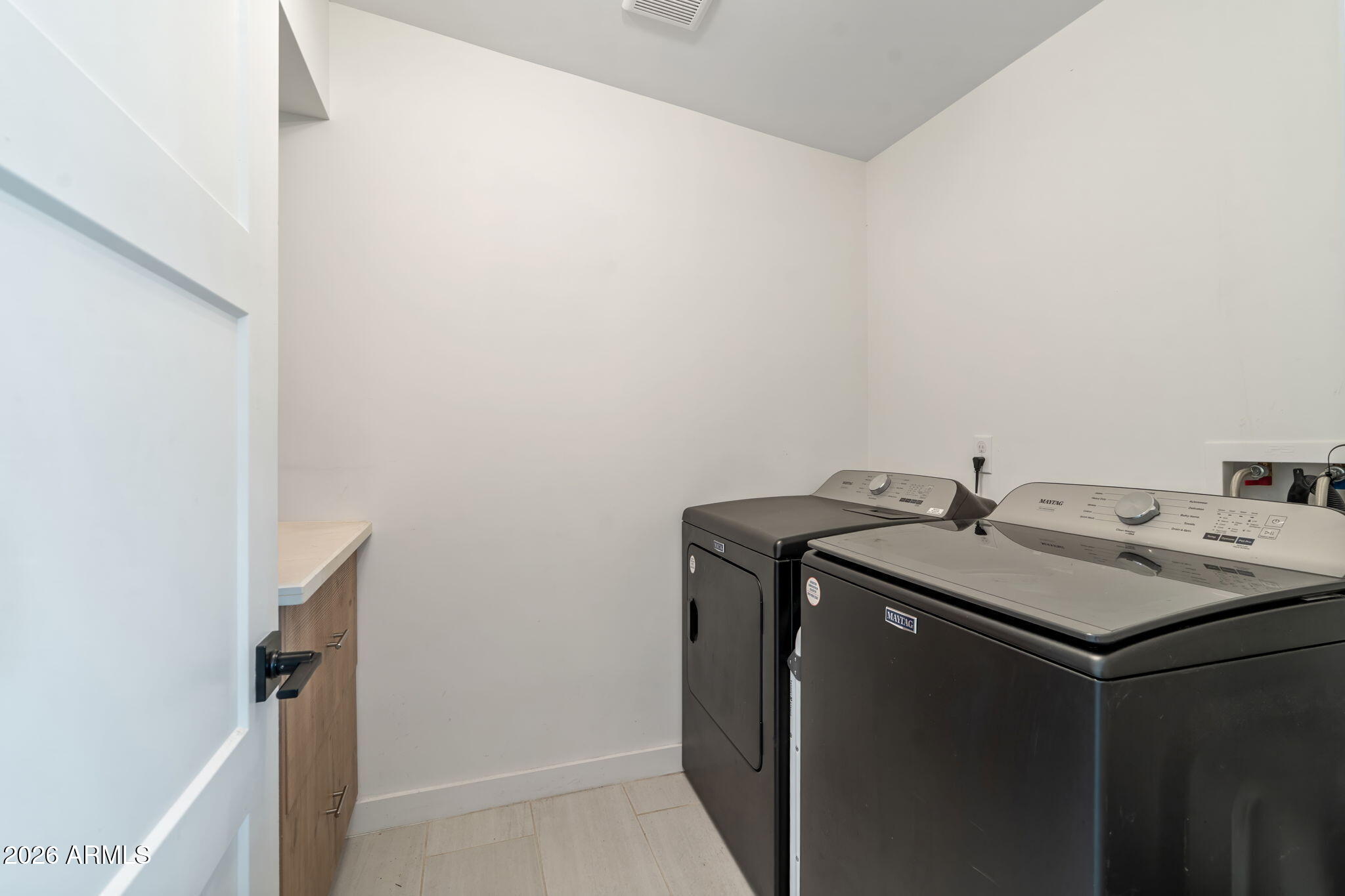 3901 North 19th Street Phoenix, AZ 85016 - Photo 20 of 20 a utility room with dryer and washer