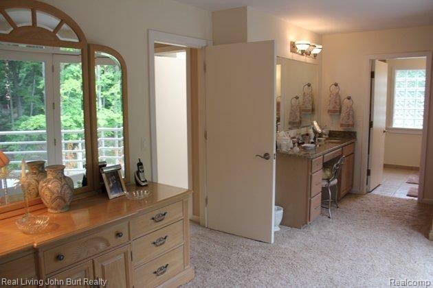 5215 Lake George Road Oxford, MI 48370 - Photo 5 of 25 Dressing Area