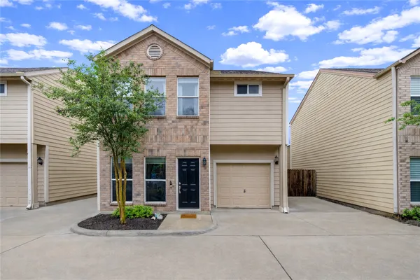 $1,900 | 2206 Naomi Street, Unit 13, Houston, TX 77054