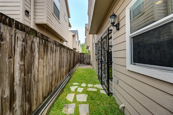 a view of a pathway of a house