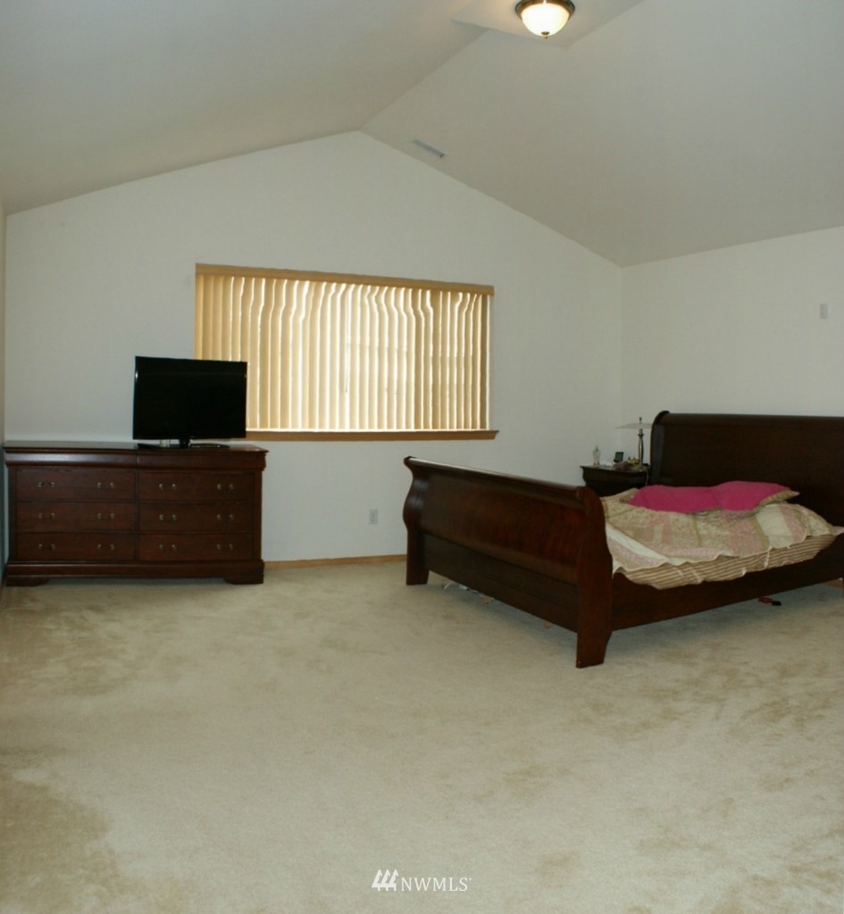 3329 171st Place Southeast Bothell, WA 98012 - Photo 13 of 14
