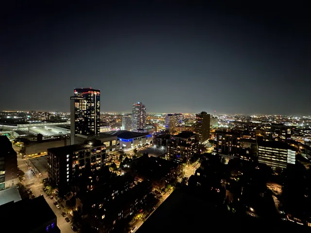 $405,000 | 1901 South Calumet Avenue, Unit 2712, Chicago, IL 60616