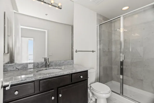 $405,000 | 1901 South Calumet Avenue, Unit 2712, Chicago, IL 60616