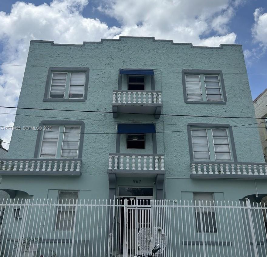 967 Southwest 5th Street, Unit 18 Miami, FL 33130 - Photo 1 of 10