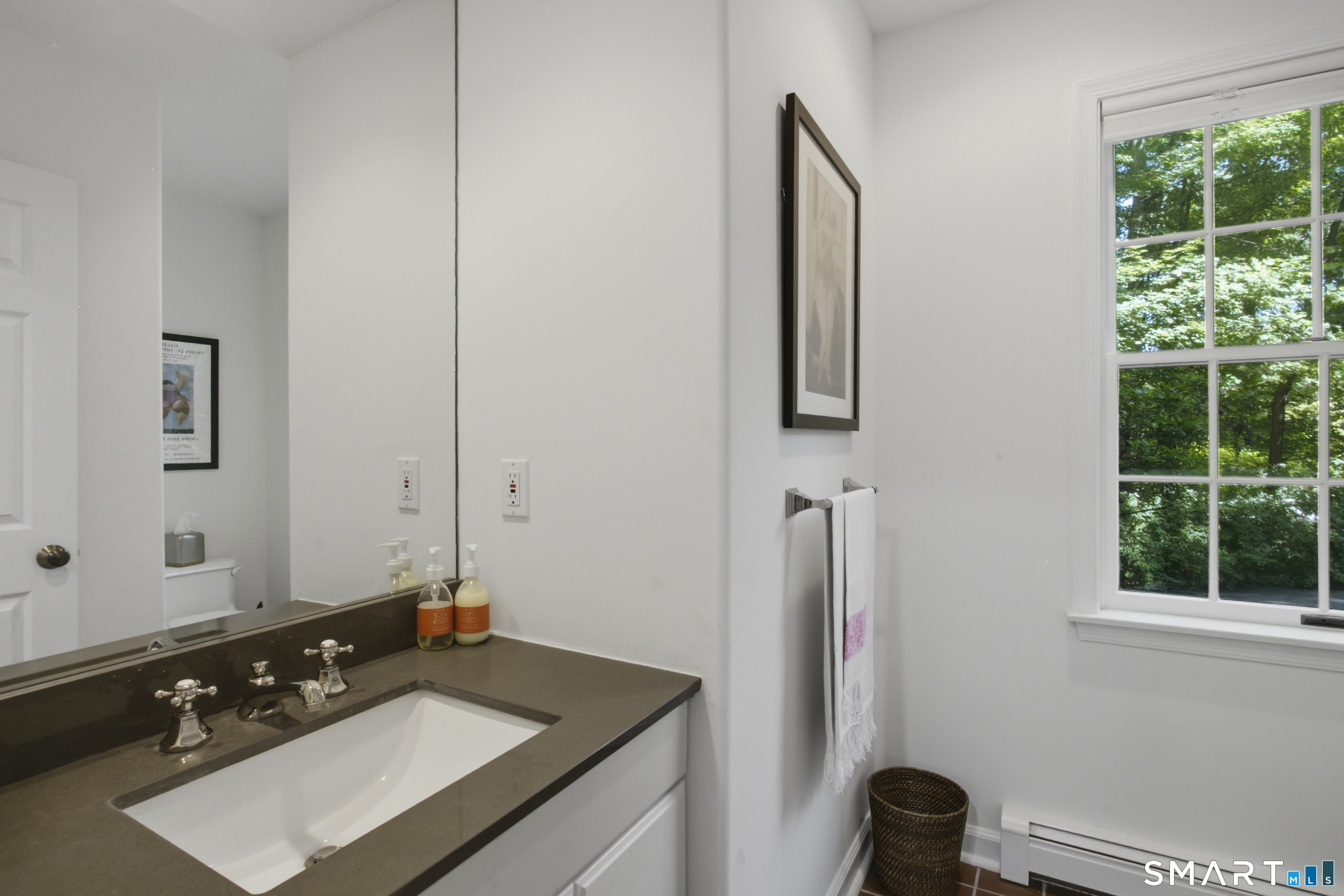 51 Mamanasco Road Ridgefield, CT 06877 - Photo 12 of 39 Gallery Image 12