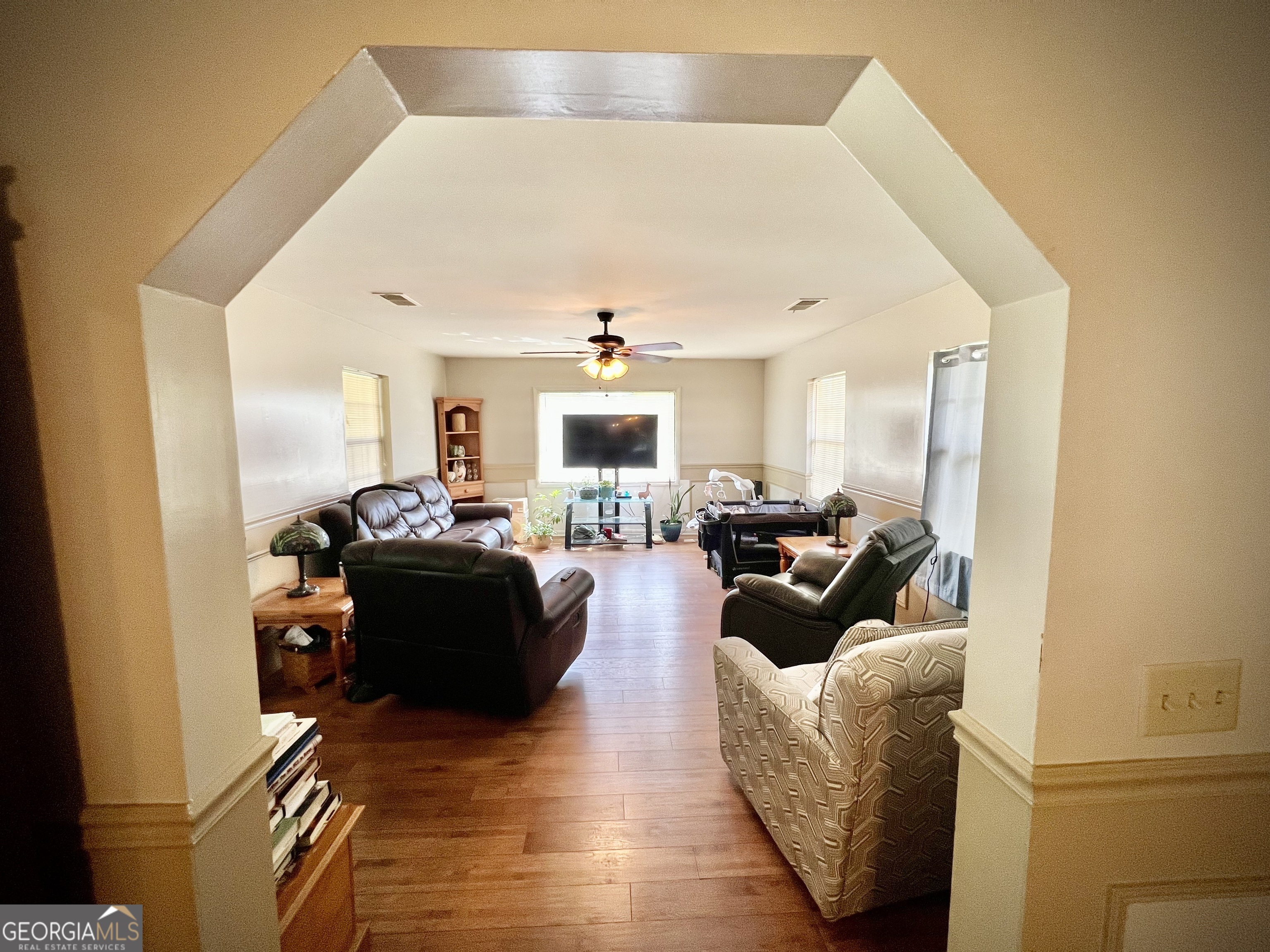 2618 Highway 86 Adrian, GA 31002 - Photo 10 of 27 a living room with furniture and a fireplace
