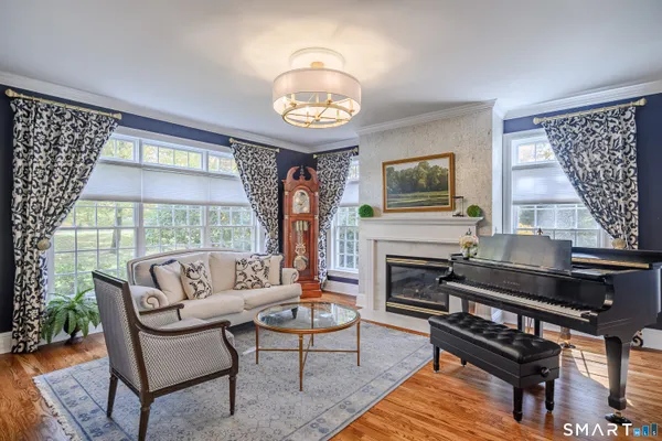 $1,925,000 | 14 Merlins Lane, Newtown, CT 06470