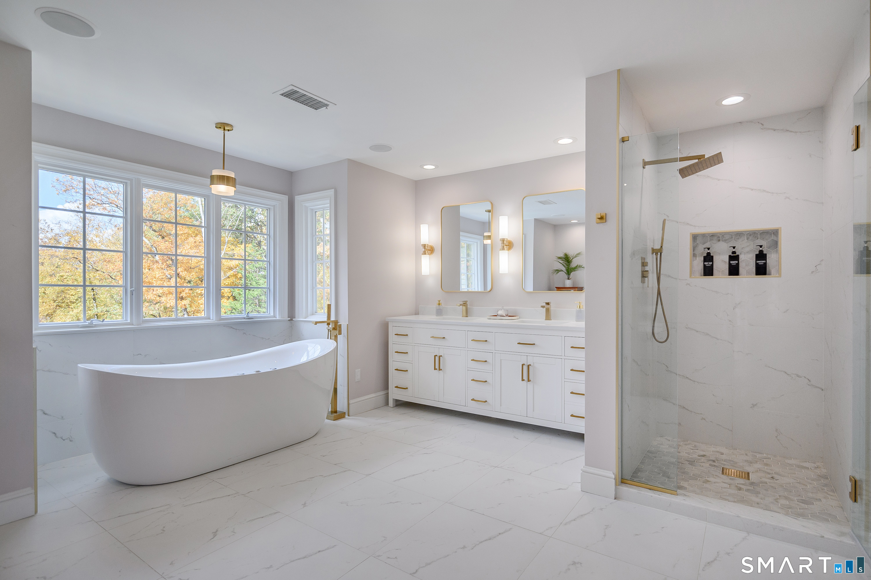 14 Merlins Lane Newtown, CT 06470 - Photo 26 of 40 Luxury bath with dual vanity & tub