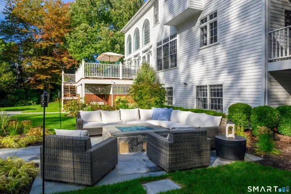 $1,925,000 | 14 Merlins Lane, Newtown, CT 06470