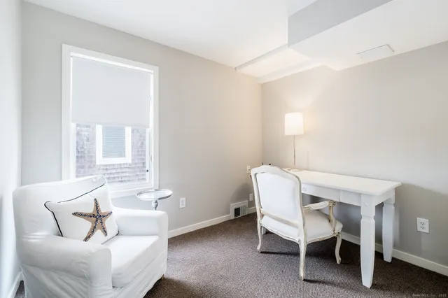 a view of backyard of the house