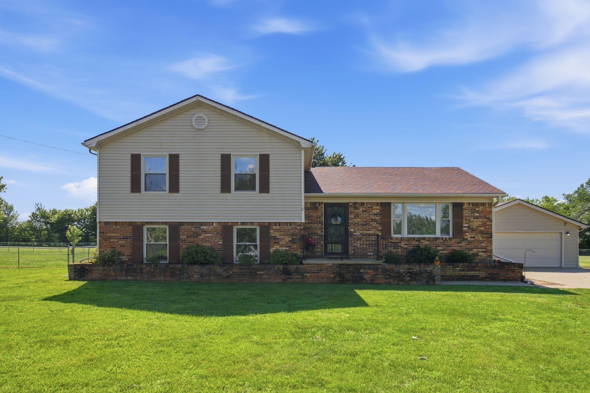 1558 Keith Road Hodgenville, KY 42748 - Photo 2 of 41 Front of Home