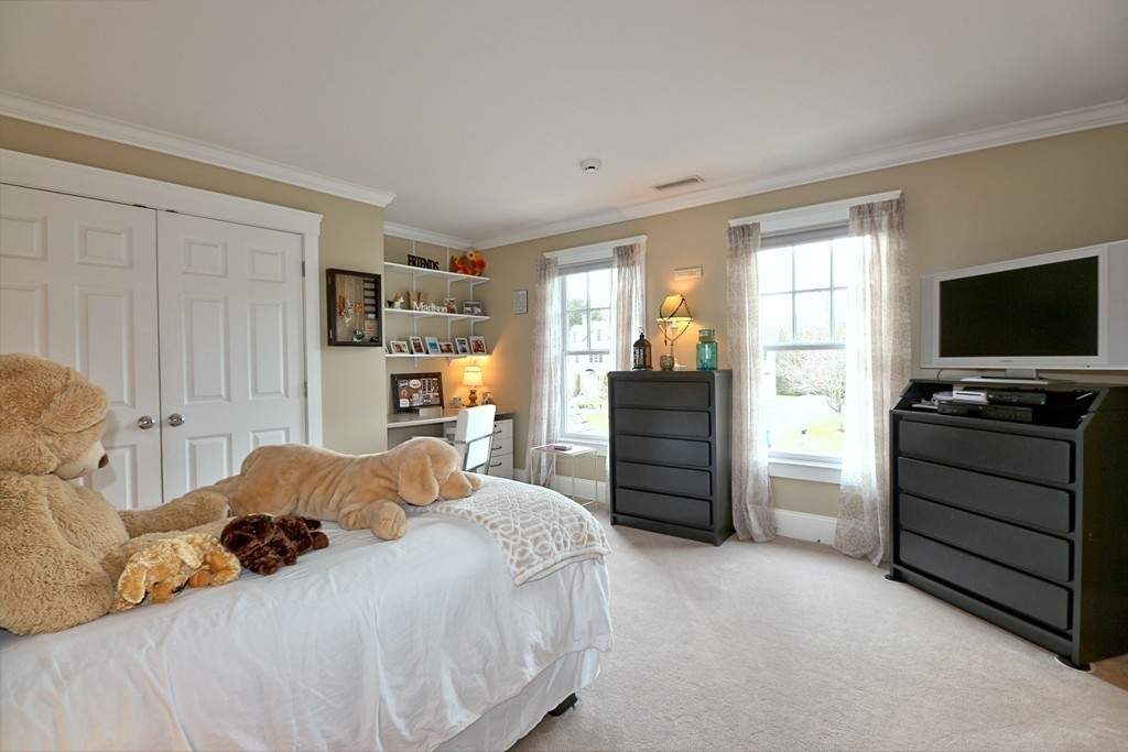 38 Fieldstone Farm Road Sudbury, MA 01776 - Photo 17 of 25