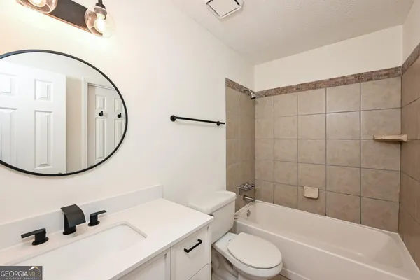 $2,000 | 201 Lenox Way Northeast, Unit 201, Atlanta, GA 30324