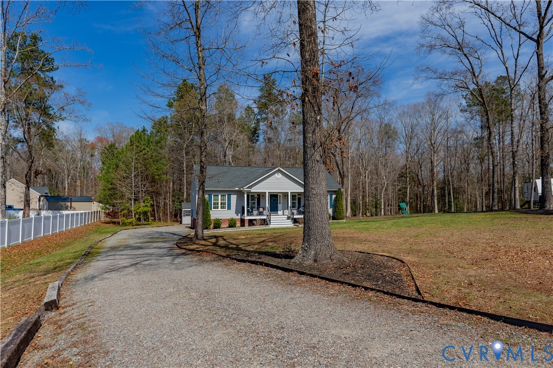 243 Pleasant View Drive Aylett, VA 23009 - Photo 5 of 54