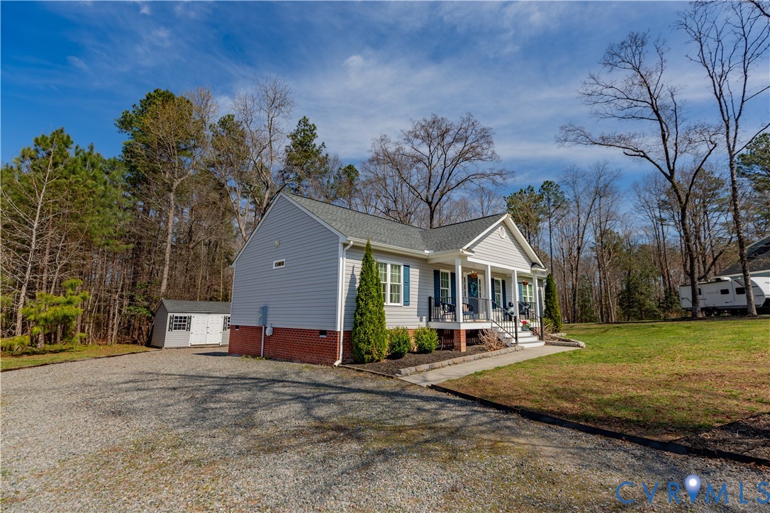 243 Pleasant View Drive Aylett, VA 23009 - Photo 8 of 54