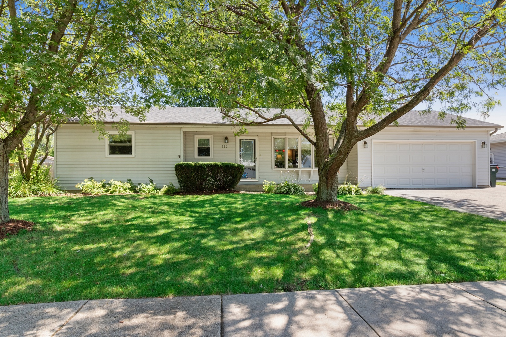 932 Knollside Road New Lenox, IL 60451 - Photo 1 of 17