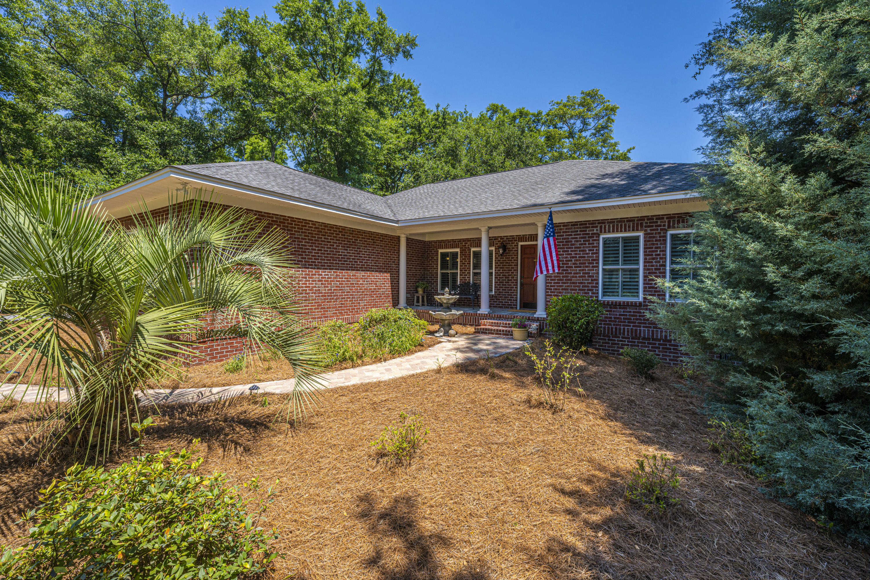 214 6th Avenue Mount Pleasant, SC 29464 - Photo 2 of 48 214SixthAve02